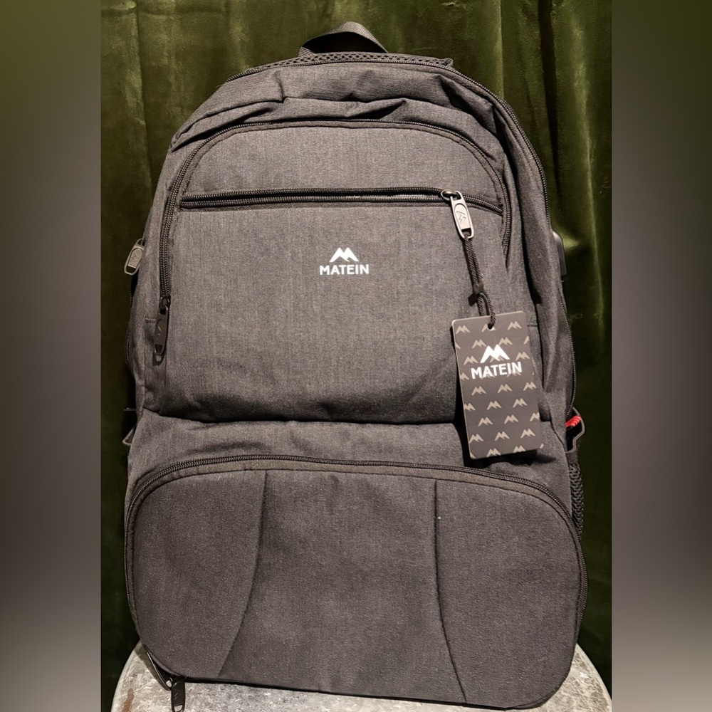 Black Men's Backpack with insulated lunchbox